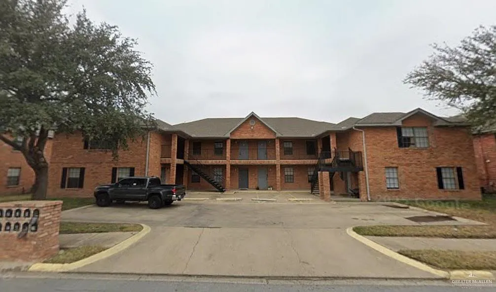 Building Photo - 4105 N 24th Ln #9