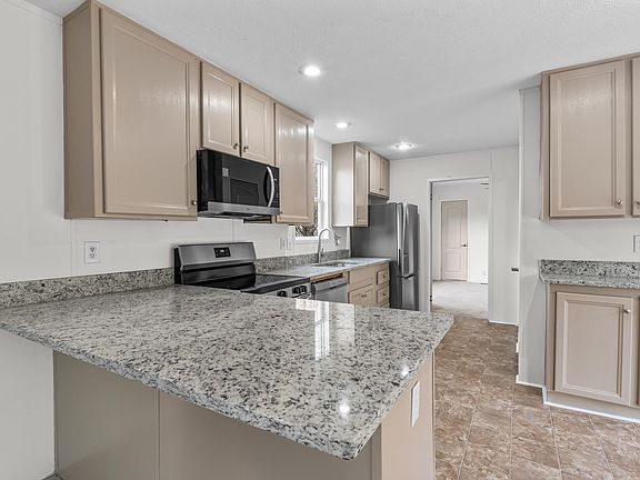 4th image of 251 Crossfield Rd