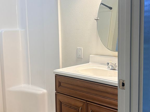 3rd image of 1411 S Urbana Ave #2