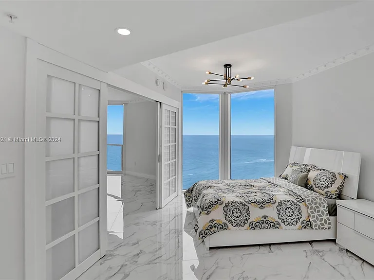 16699 Collins Ave #2209 — Photo 10