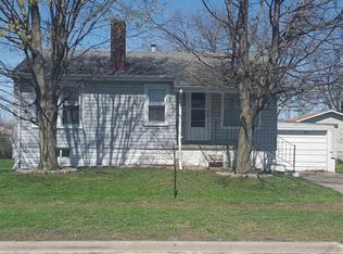 1516 Delavan St, Lincoln, IL 62656