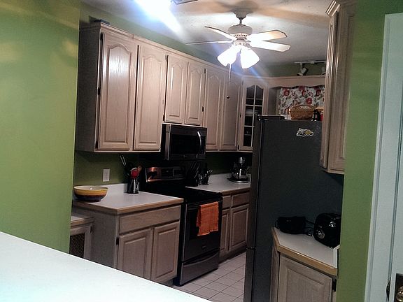 4th image of 809 Sherwood Pl