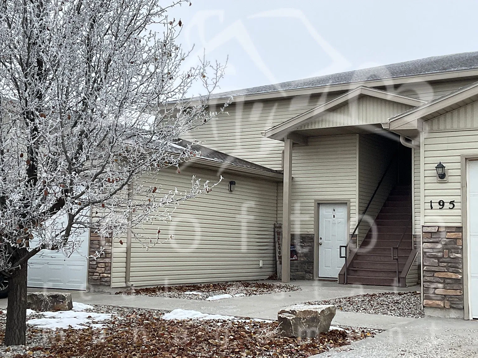 3 bed, 1150 sqft, $1,195 — Photo 1