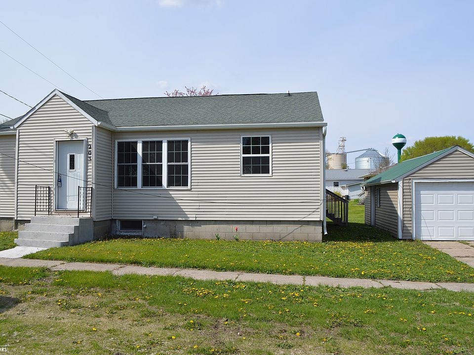 1st image of 203 1st Ave W