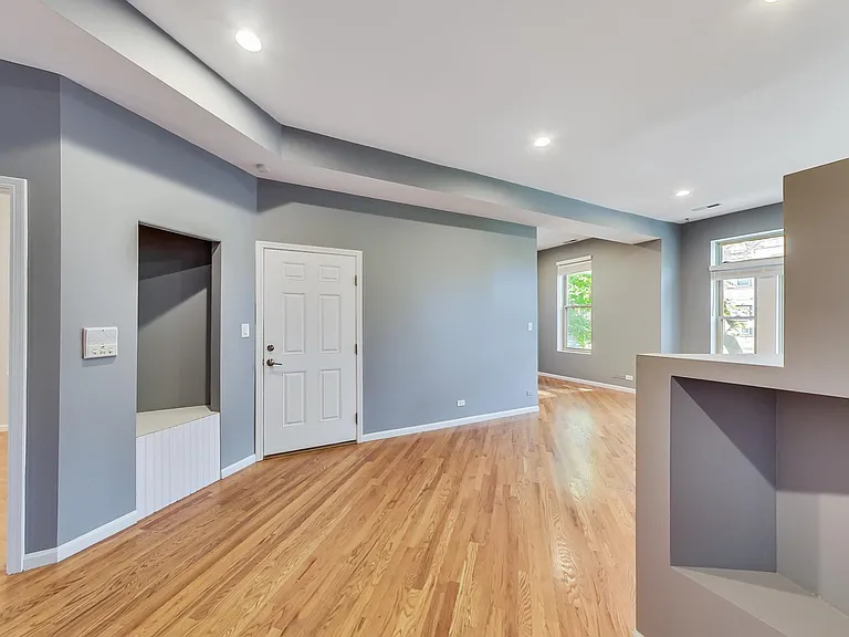 2141 W Crystal St #2 — Photo 3