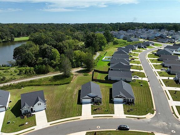5th image of 664 Starfall Rd