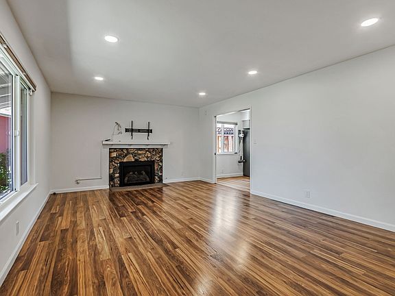 5th image of 1671 York St