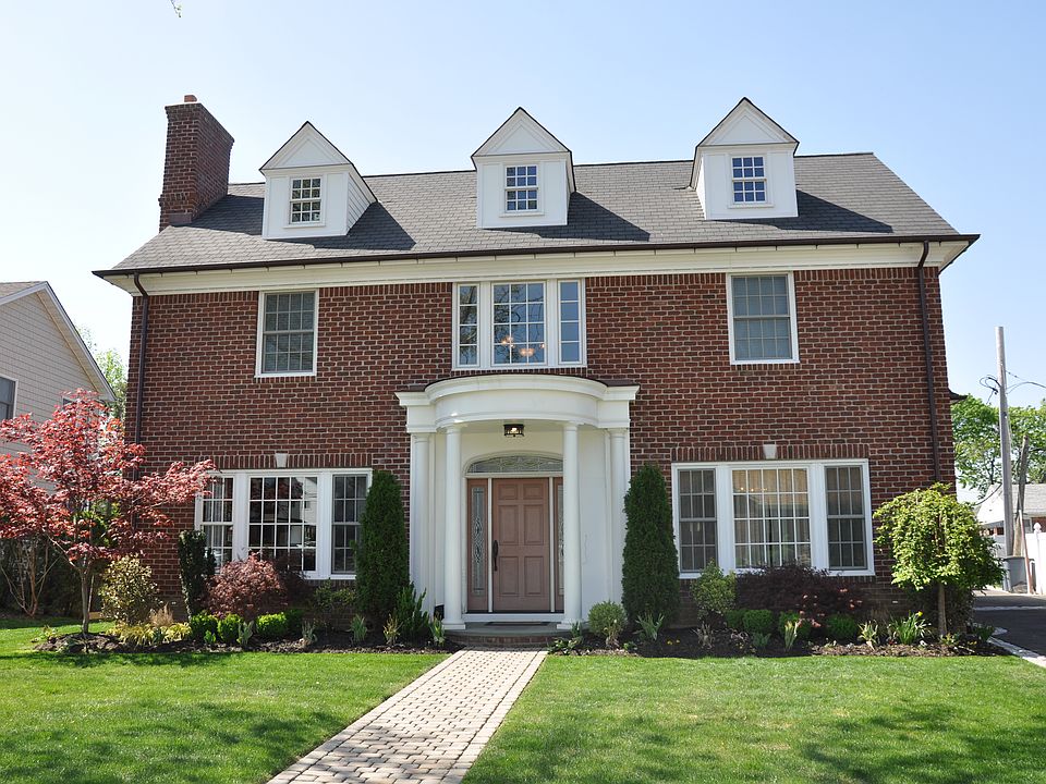 1st image of 24 Oak Ln