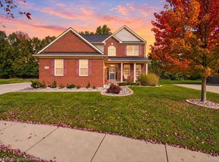 47848 Lindenhurst Blvd, Canton, MI 48188