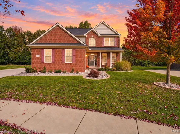 47848 Lindenhurst Blvd, Canton, MI 48188