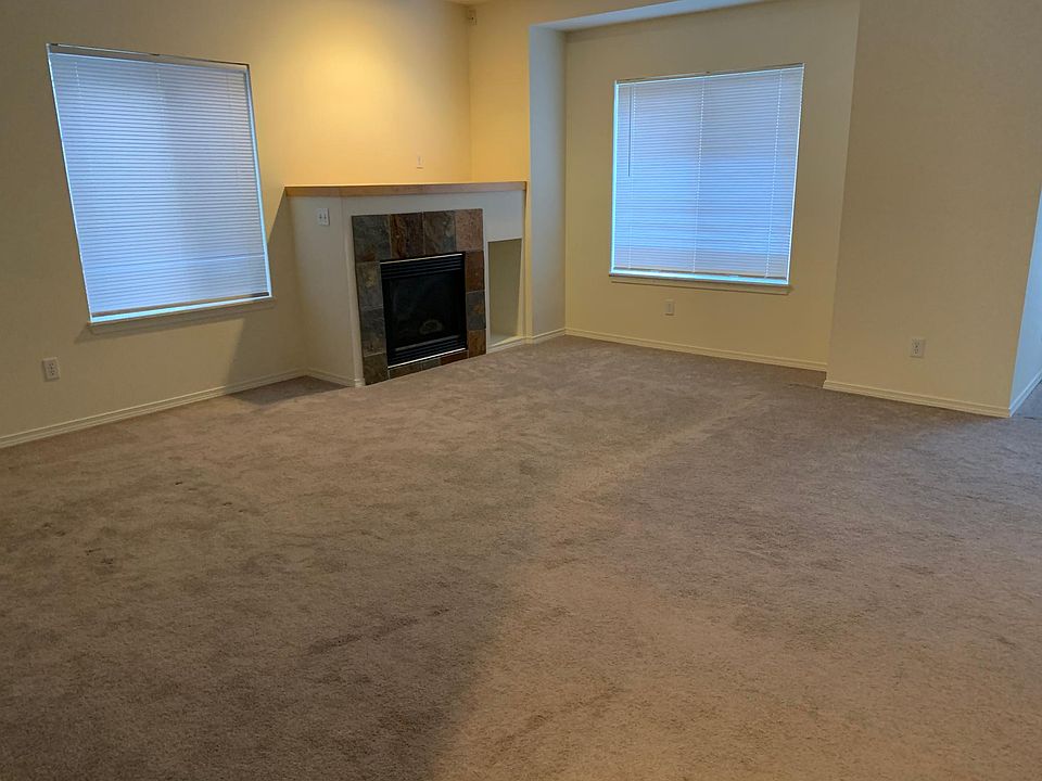 Spacious Family/Living Room