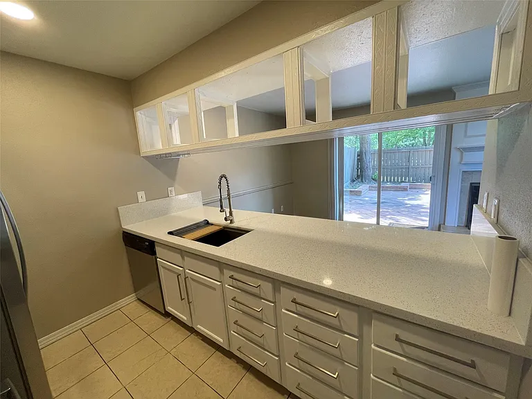 12315 Glenview Dr — Photo 9