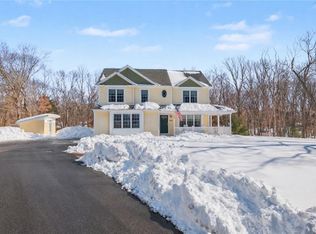 100 Franklin Rd, Scituate, RI 02825