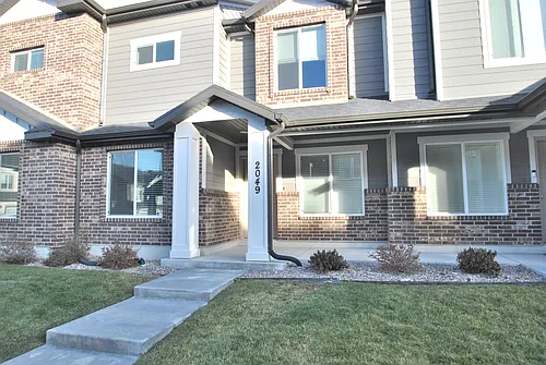 2049 N 380 E Photo 1