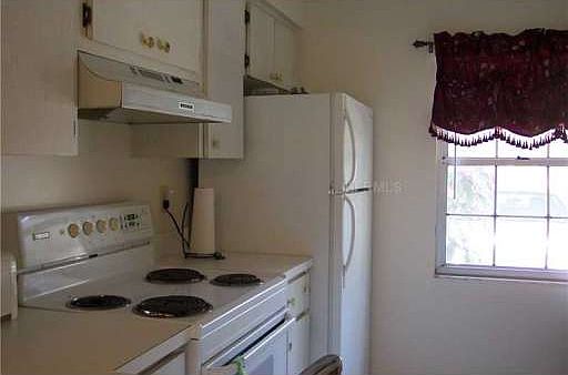 3rd image of 9216 Mission Oaks Blvd #D