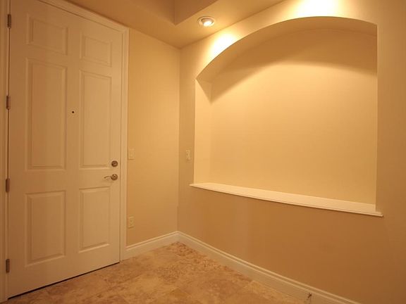 2nd image of 1120 N Delaware St Unit 504
