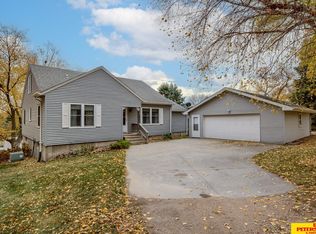 303 Riverview St, Leshara, NE 68064