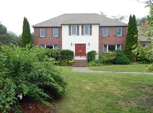 26 Orchard Xing, Andover, MA 01810