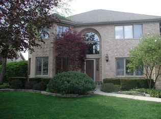 2907 Turnberry Rd, St Charles, IL 60174