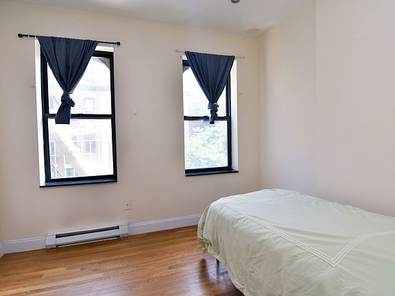 4th image of 216 W 108th St #3EE