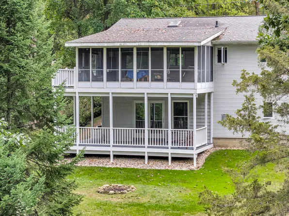 125 Westshore Dr, Jerome, MI 49249
