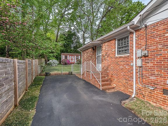 5th image of 5344 Buena Vista Ave
