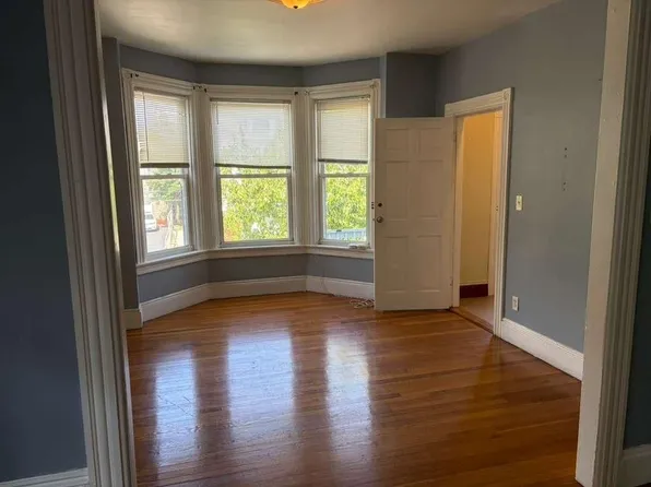 94 Lexington Ave, Providence, RI 02907