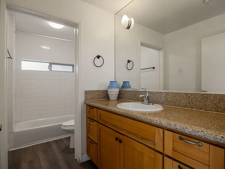 2405 Magnolia Ave — Photo 3