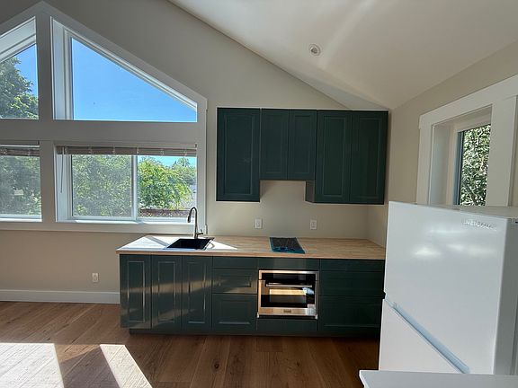 4th image of 331 Boyd Rd #B