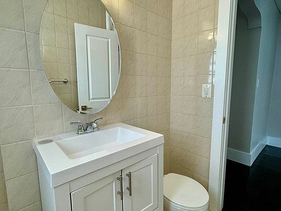 3rd image of 3178 34th St #2A