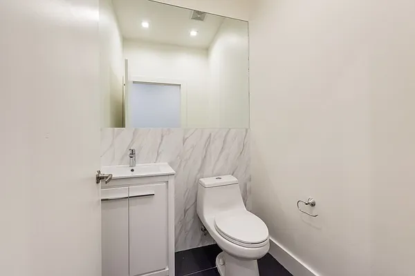 Rented by Nooklyn NYC LLC | media 58