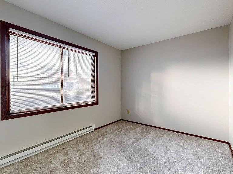 Riverside Apartment — Photo 10