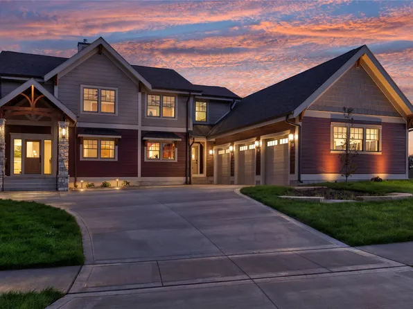 11988 Meadow Springs Dr, Johnston, IA 50131