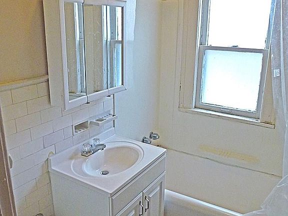 3rd image of 12228 Clifton Blvd APT 17