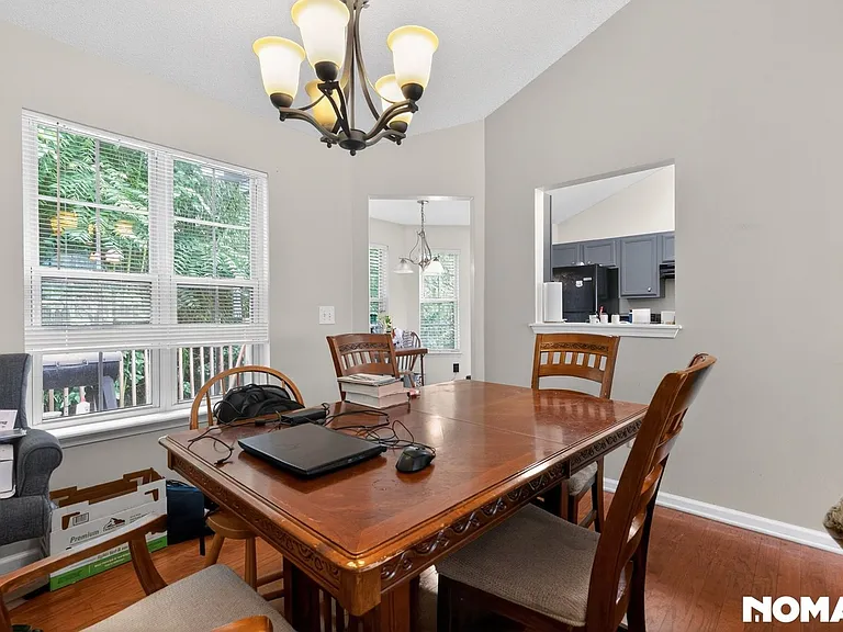 2226 Dresden Grn NW — Photo 9