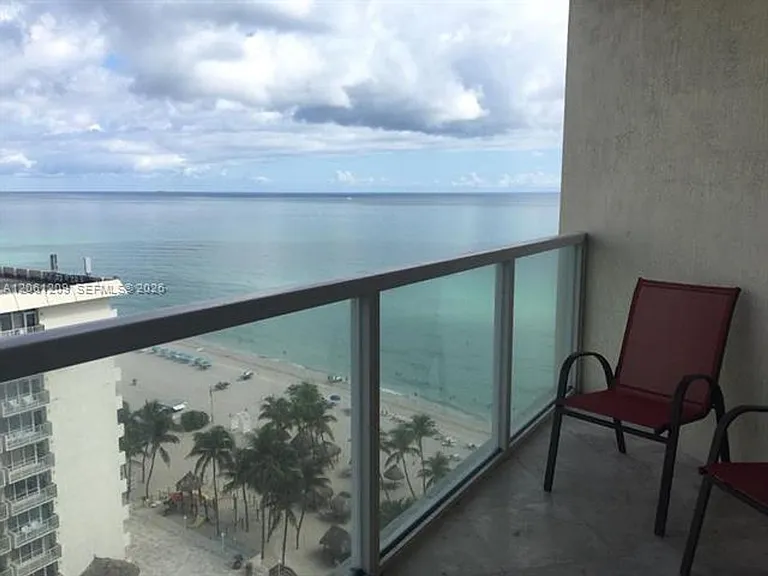 16699 Collins Ave #CU-1504 — Photo 7