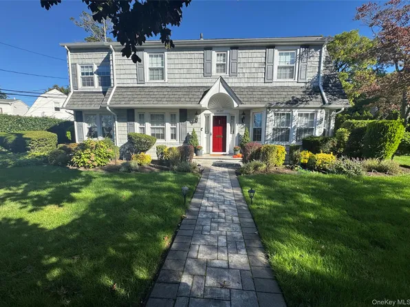 217 Hamilton Road, Rockville Centre, NY 11570