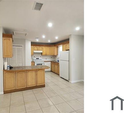 3rd image of 621 N 70th Way
