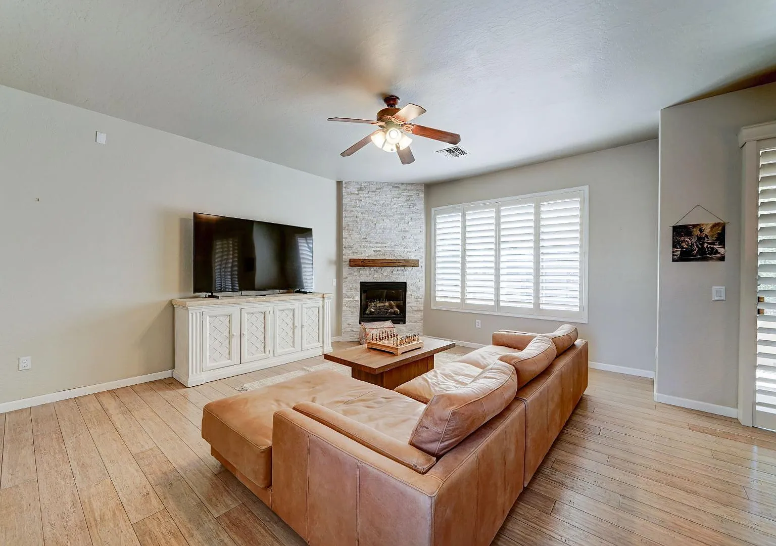 2 bed, 2.0 bath, 1795 sqft, $2,500 — Photo 3