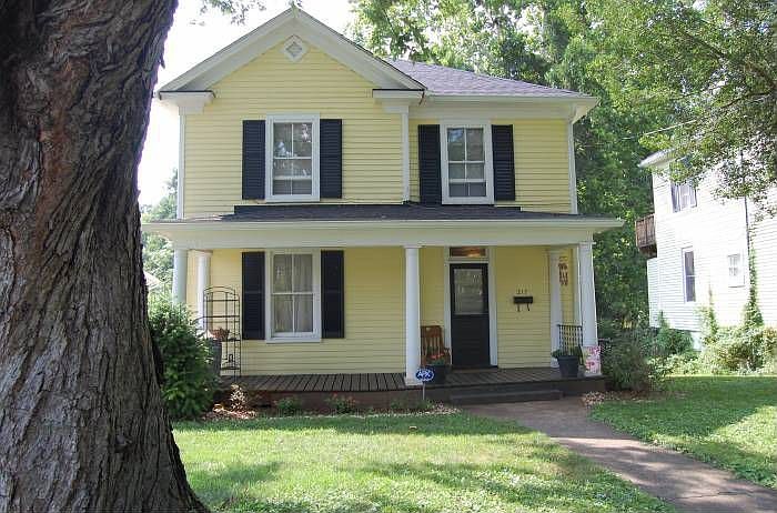 1st image of 217 Lansing Ave