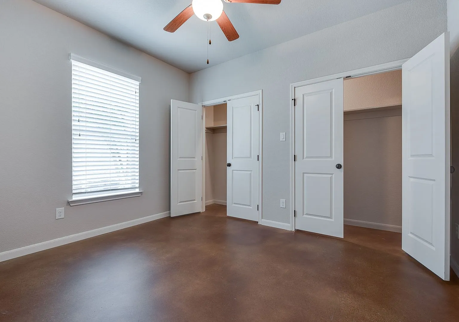 MOVE IN 2027 $5500 1st yr * $6000 2nd yr 5 Bed 3 Bath Short Walk to TCU Campus — Photo 4
