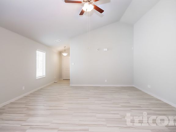 4th image of 9838 Glen Brook Ln