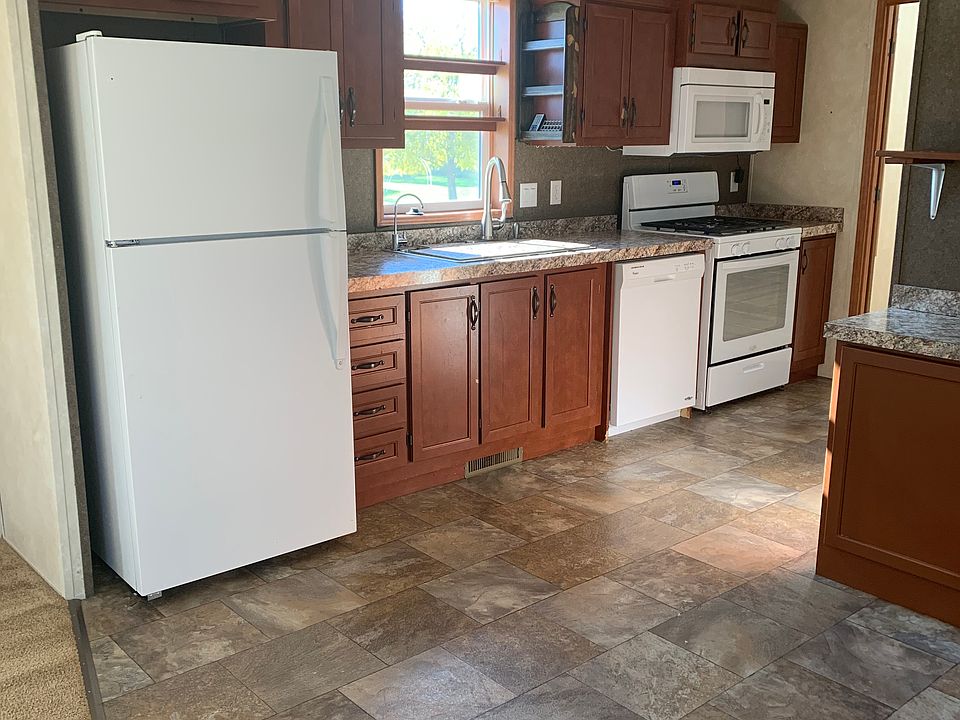 Open kitchen floor plan