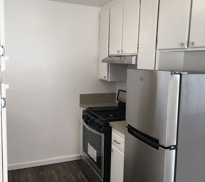 1st image of 3045 L St APT 5