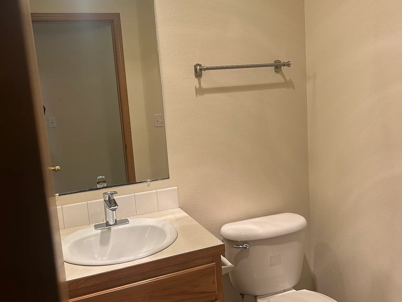 3 bed, 2.5 bath, 1380 sqft, $2,500 — Photo 2