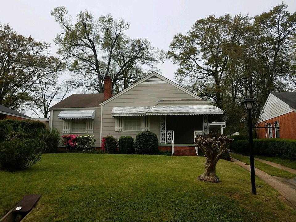 View from Mallory street. Beautiful landscaping. Freshly painted exterior.