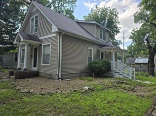 1201 E 11th Ave, Winfield, KS 67156