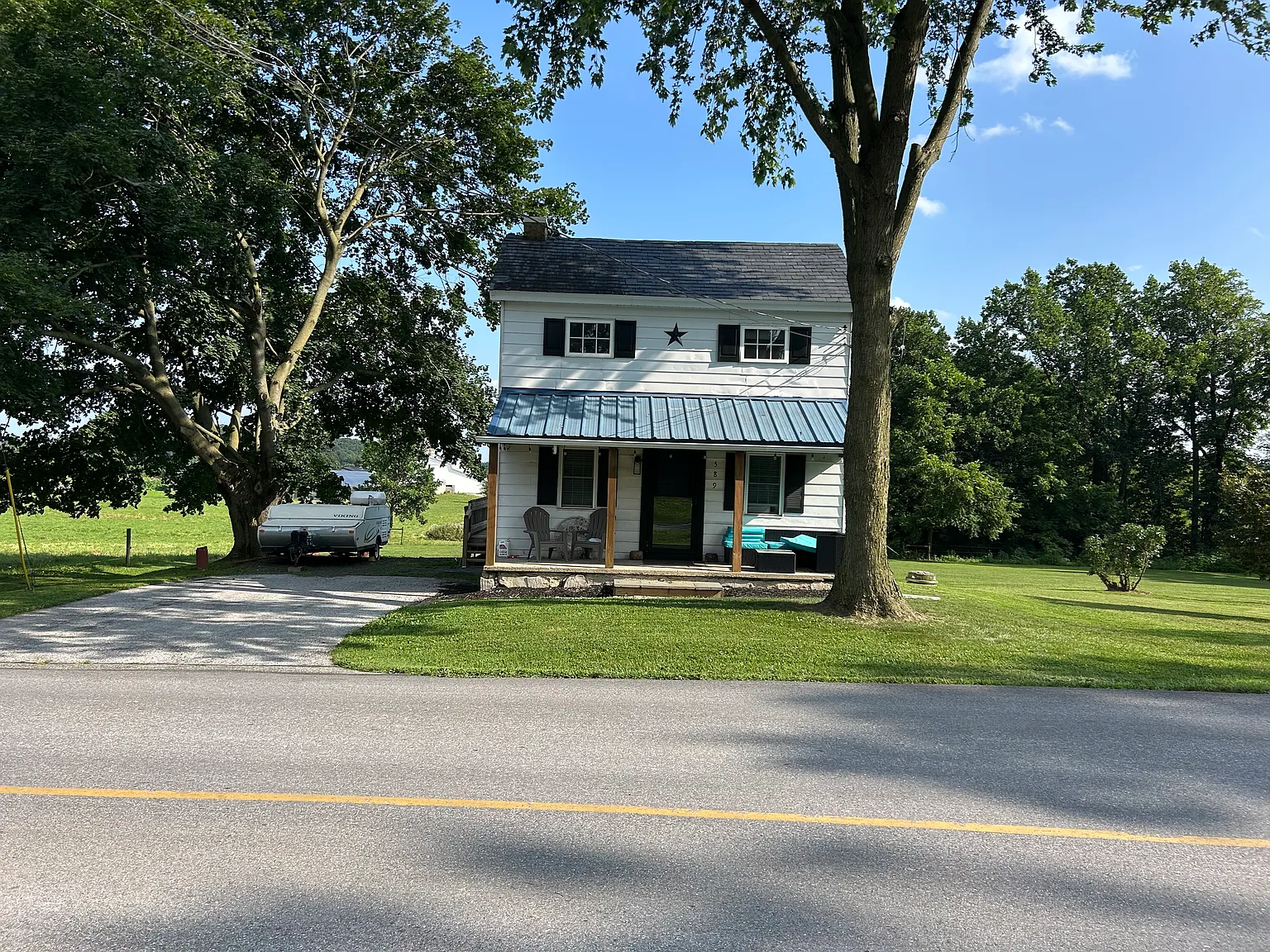 2 bed, 924 sqft, $2,050 — Photo 2