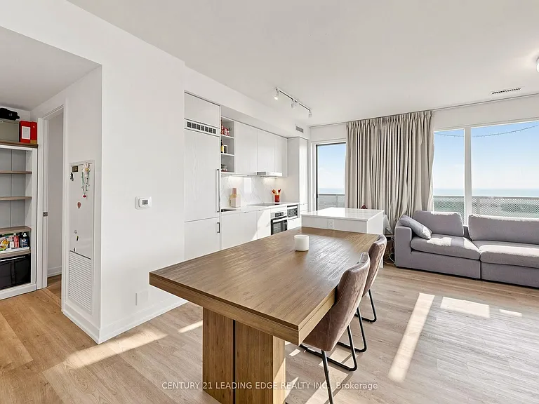 55 Cooper St #6211 — Photo 10