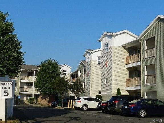 3rd image of 3250 Fairfield Ave APT 325
